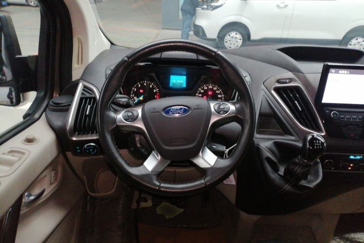 Used Ford Tourneo Custom 2016 2.0T Manual Elite Version Steering Wheel