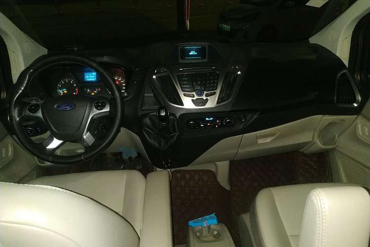 Used Ford Tourneo Custom 2016 2.0T Manual Elite Edition Center Console