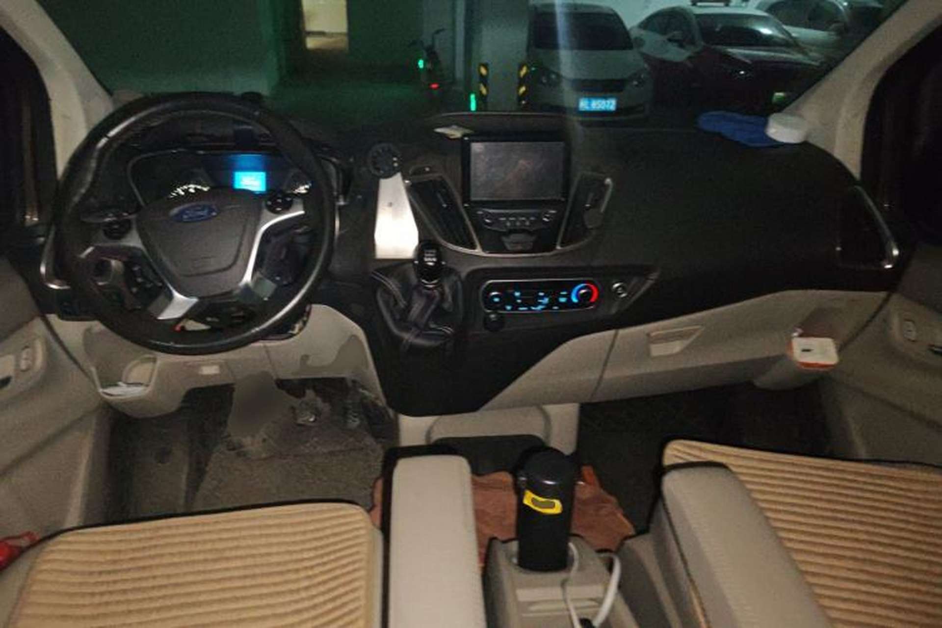 Used Ford Tourneo Custom 2016 2.0T Manual Elite Version Center Console