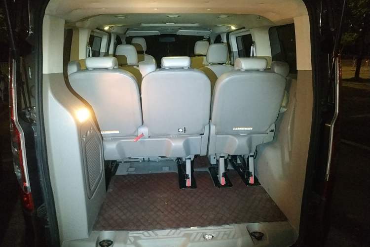 Used Ford Tourneo Custom 2016 2.0T Manual Elite Edition Trunk
