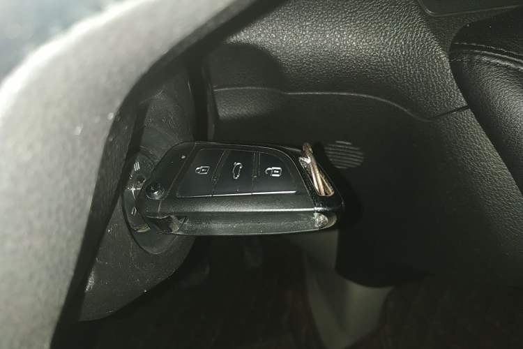 Used Ford Tourneo Custom 2016 2.0T Manual Elite Edition Vehicle Key