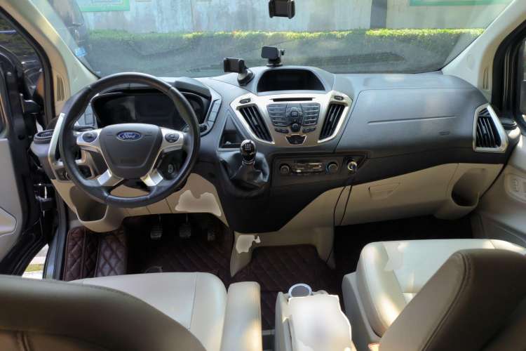 Used Ford Tourneo Custom 2016 2.0T Manual Elite Edition Center Console