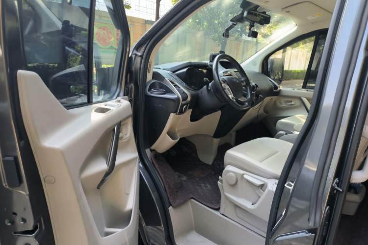 Used Ford Tourneo Custom 2016 2.0T Manual Elite Edition Driver Seat