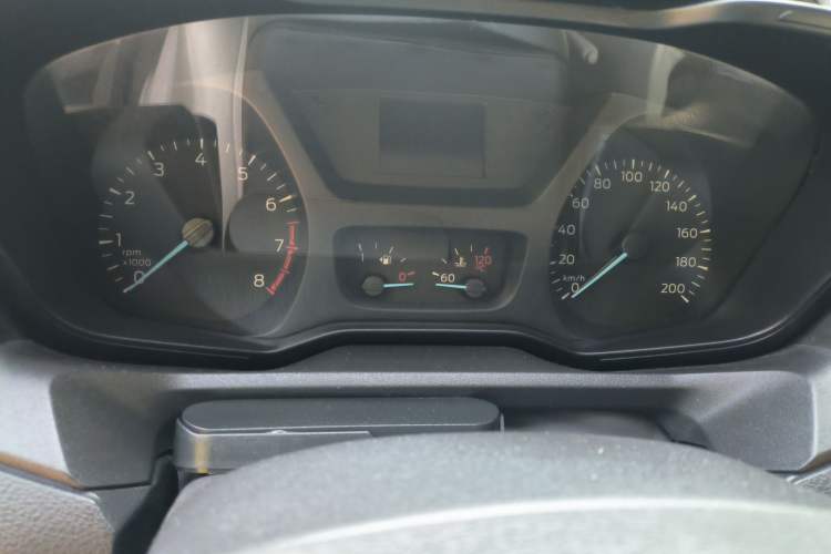 Used Ford Tourneo Custom 2016 2.0T Manual Elite Edition Odometer Close Up