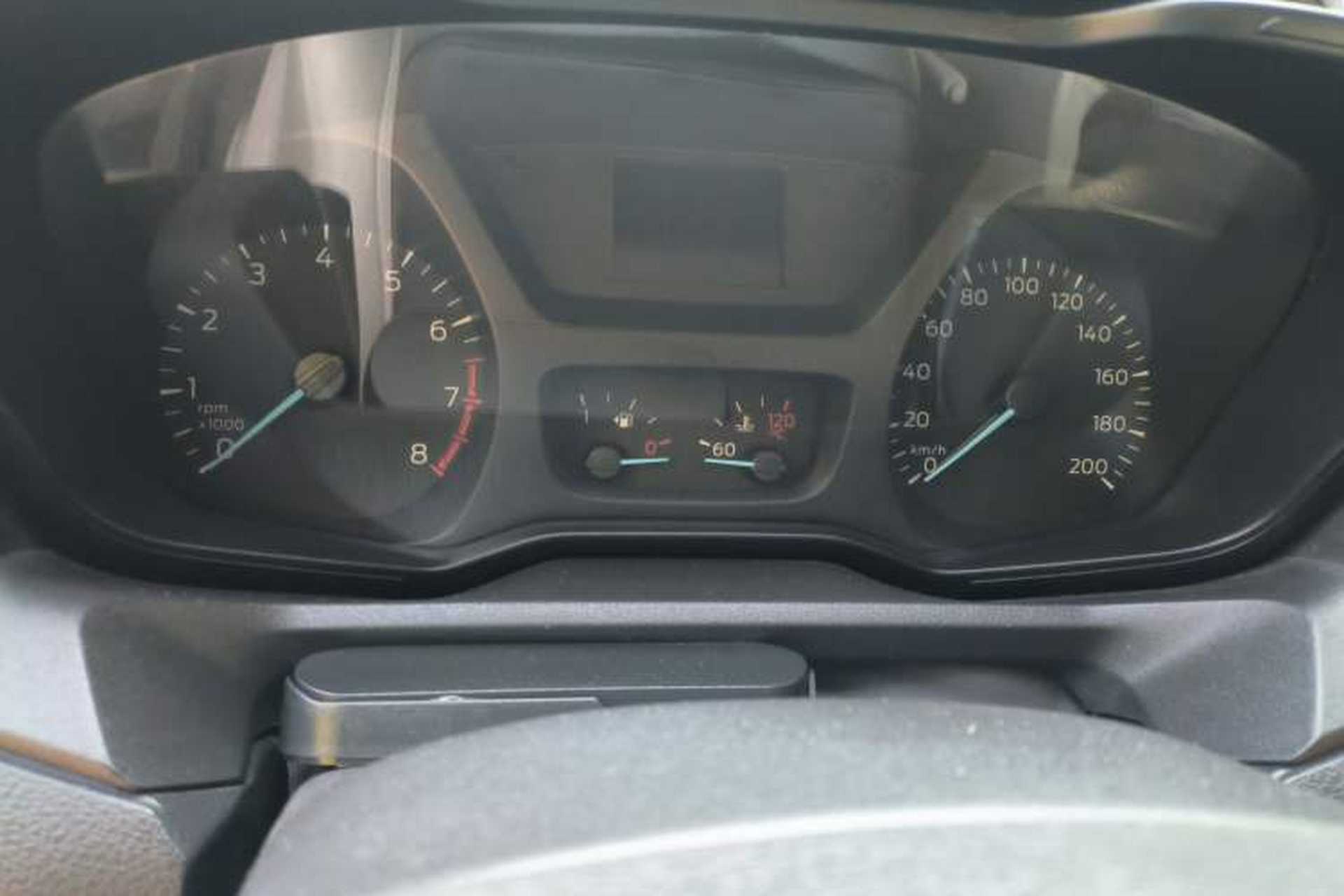 Used Ford Tourneo Custom 2016 2.0T Manual Elite Edition Odometer Close Up