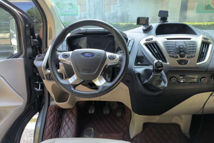 Used Ford Tourneo Custom 2016 2.0T Manual Elite Edition Steering Wheel