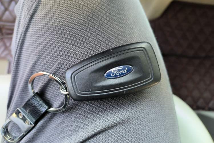 Used Ford Tourneo Custom 2016 2.0T Manual Elite Edition Vehicle Key
