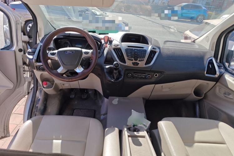 Used Ford Tourneo Custom 2016 2.0T Manual Elite Edition Center Console