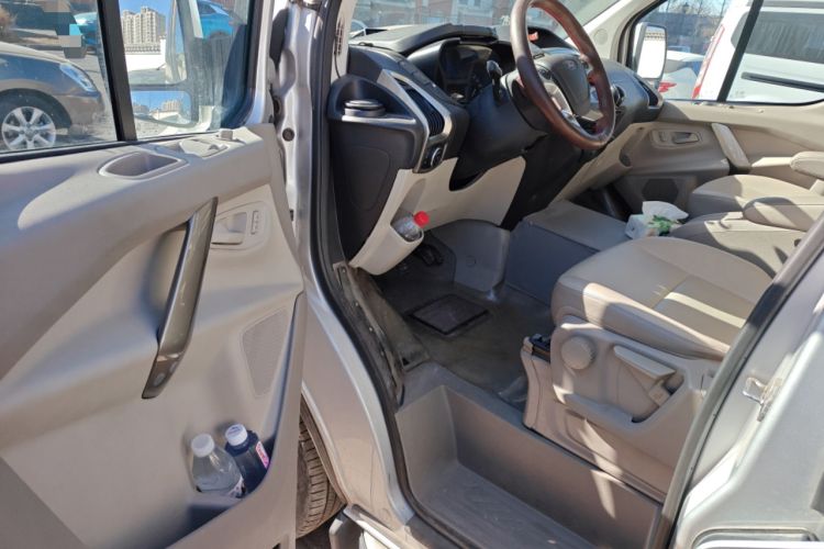 Used Ford Tourneo Custom 2016 2.0T Manual Elite Edition Driver Seat