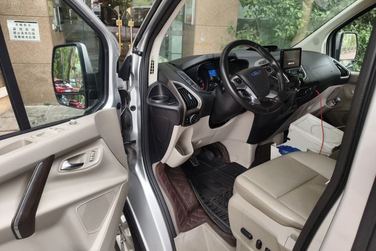 Used Ford Tourneo Custom 2016 2.0T Manual Elite Version Driver Seat
