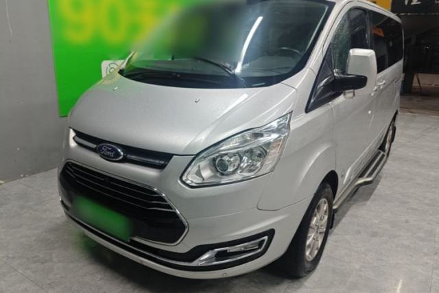 Ford Tourneo Custom 2016 2.0T Manual Elite Version с пробегом