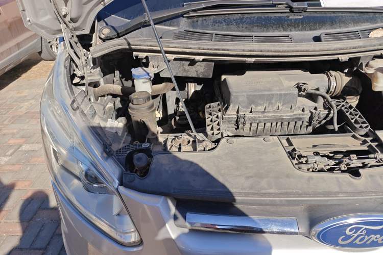 Used Ford Tourneo Custom 2016 2.0T Manual Elite Edition Engine Bay Right