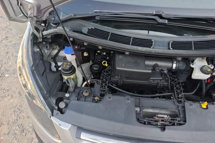 Used Ford Tourneo Custom 2016 2.0T Manual Elite Edition Engine Bay Right