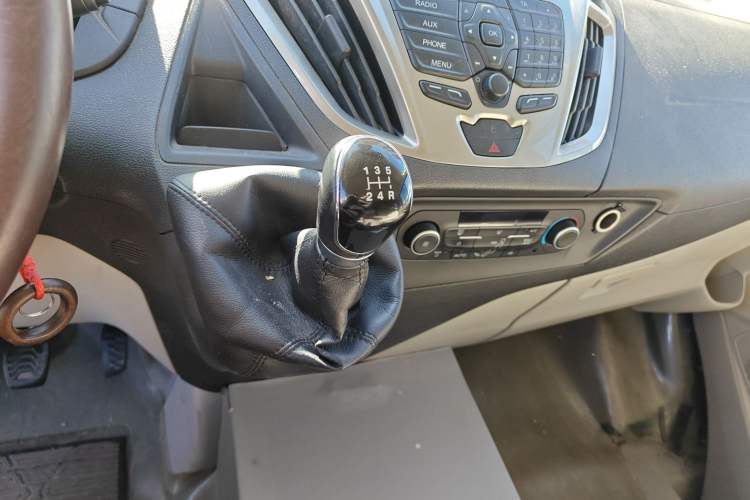 Used Ford Tourneo Custom 2016 2.0T Manual Elite Edition Gear Lever