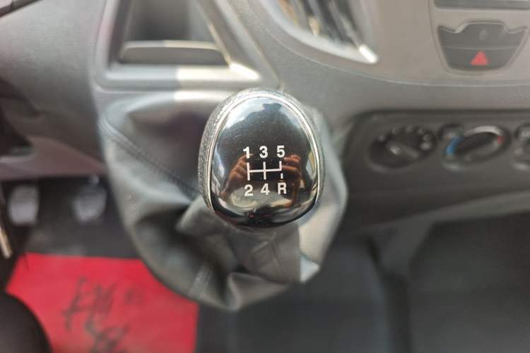 Used Ford Tourneo Custom 2016 2.0T Manual Elite Edition Gear Lever