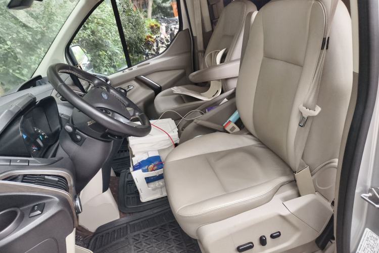 Used Ford Tourneo Custom 2016 2.0T Manual Elite Version Left Front Seat