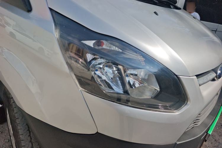 Used Ford Tourneo Custom 2016 2.0T Manual Elite Edition Right Front Headlight