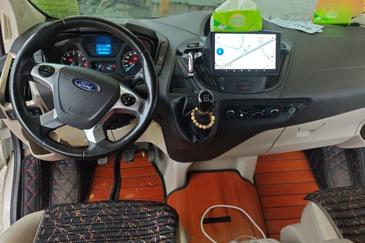 Used Ford Tourneo Custom 2016 2.0T Manual Elite Edition Center Console