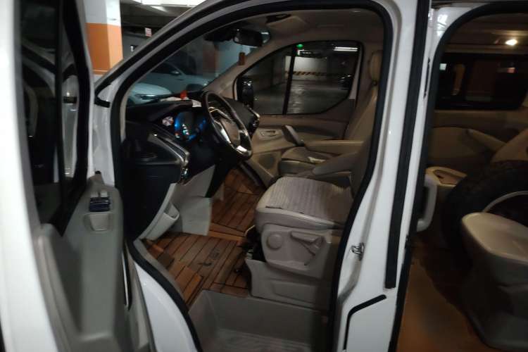 Used Ford Tourneo Custom 2016 2.0T Manual Elite Edition Driver Seat
