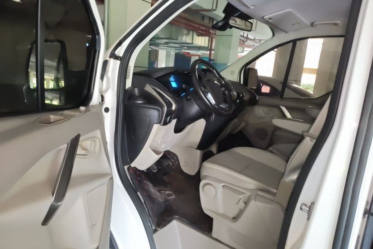 Used Ford Tourneo Custom 2016 2.0T Manual Elite Edition Driver Seat