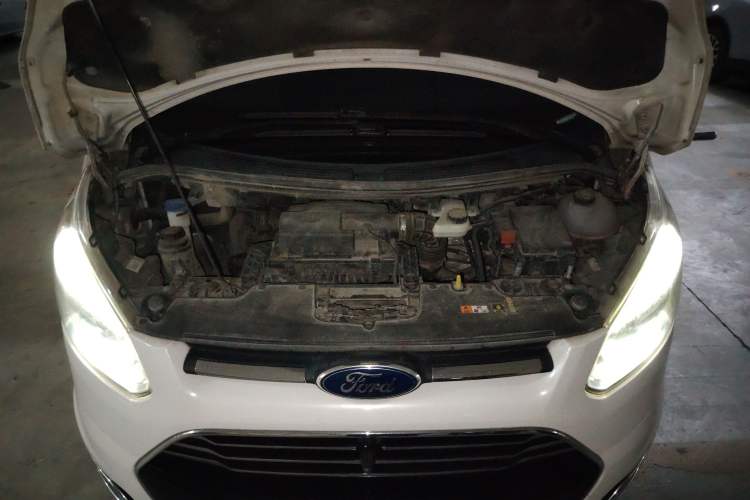 Used Ford Tourneo Custom 2016 2.0T Manual Elite Edition Engine Bay