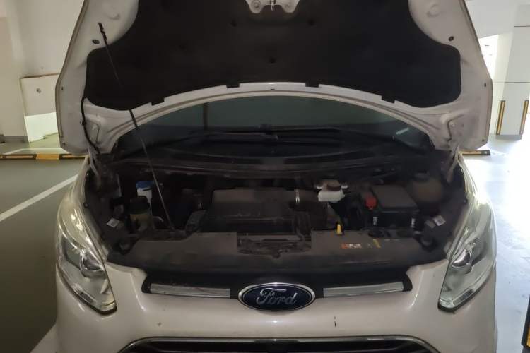 Used Ford Tourneo Custom 2016 2.0T Manual Elite Edition Engine Bay