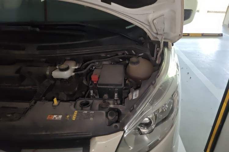 Used Ford Tourneo Custom 2016 2.0T Manual Elite Edition Engine Bay Left