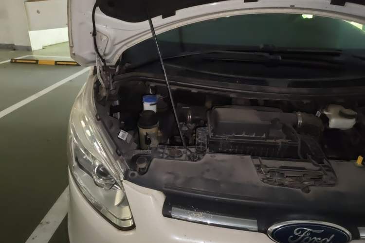 Used Ford Tourneo Custom 2016 2.0T Manual Elite Edition Engine Bay Right
