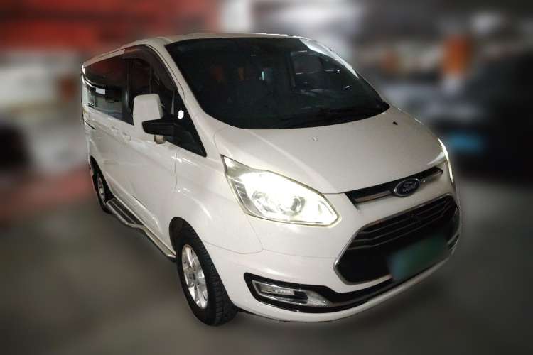 Used Ford Tourneo Custom 2016 2.0T Manual Elite Edition Front Right 45 Deg