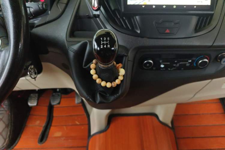 Used Ford Tourneo Custom 2016 2.0T Manual Elite Edition Gear Lever