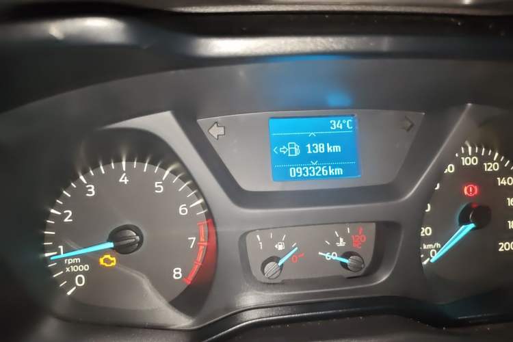 Used Ford Tourneo Custom 2016 2.0T Manual Elite Edition Odometer Close Up