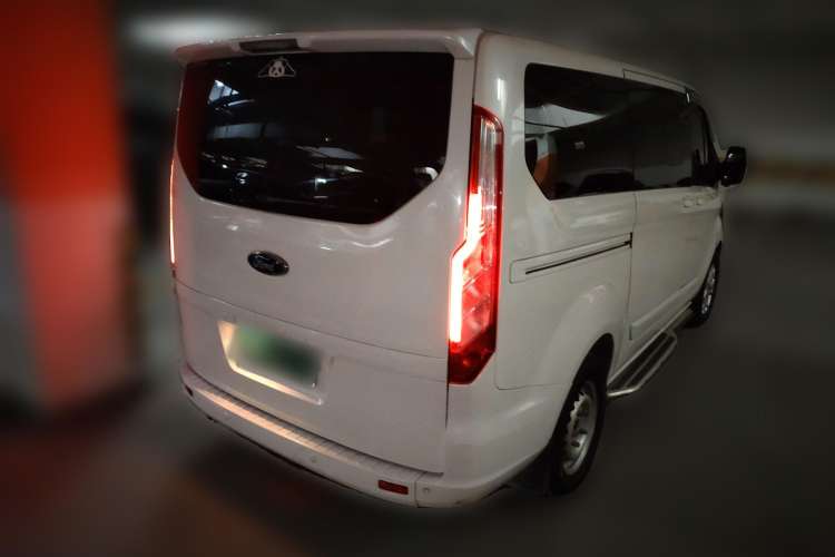 Used Ford Tourneo Custom 2016 2.0T Manual Elite Edition Rear Right 45 Deg