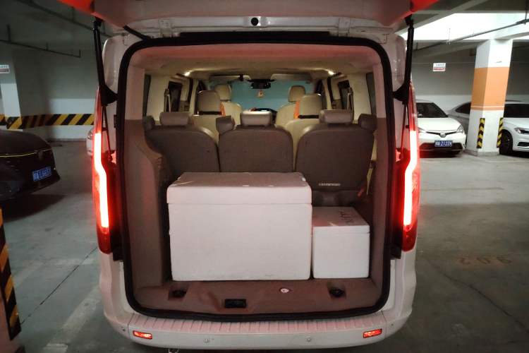 Used Ford Tourneo Custom 2016 2.0T Manual Elite Edition Trunk