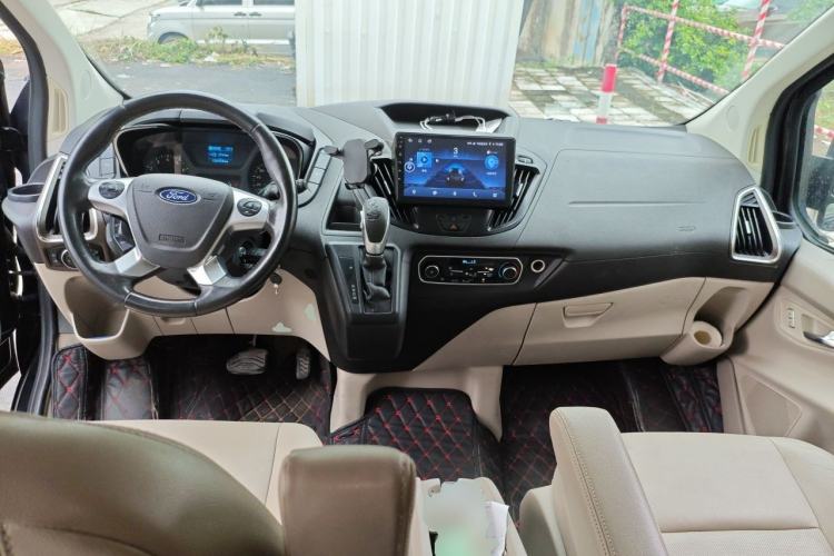 Used Ford Tourneo Custom 2017 2.0T Automatic Elite Version Center Console