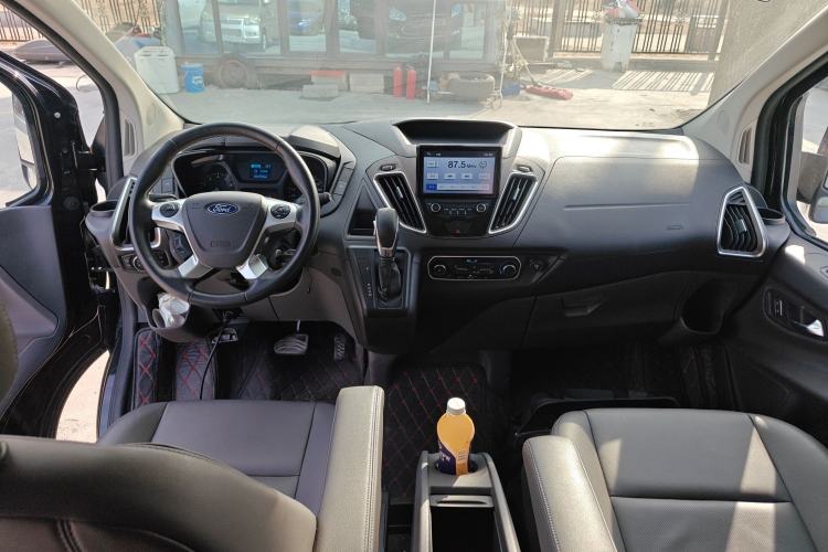 Used Ford Tourneo Custom 2017 2.0T Automatic Elite Version Center Console