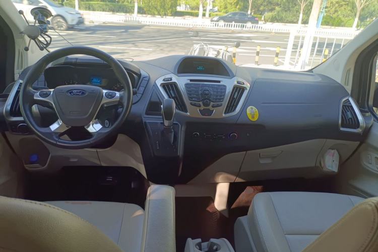Used Ford Tourneo Custom 2017 2.0T Automatic Elite Version Center Console