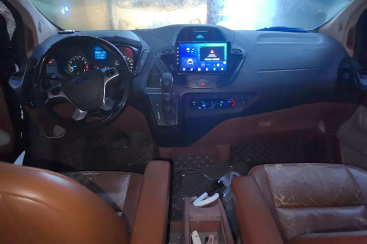 Used Ford Tourneo Custom 2017 2.0T Automatic Elite Edition Center Console