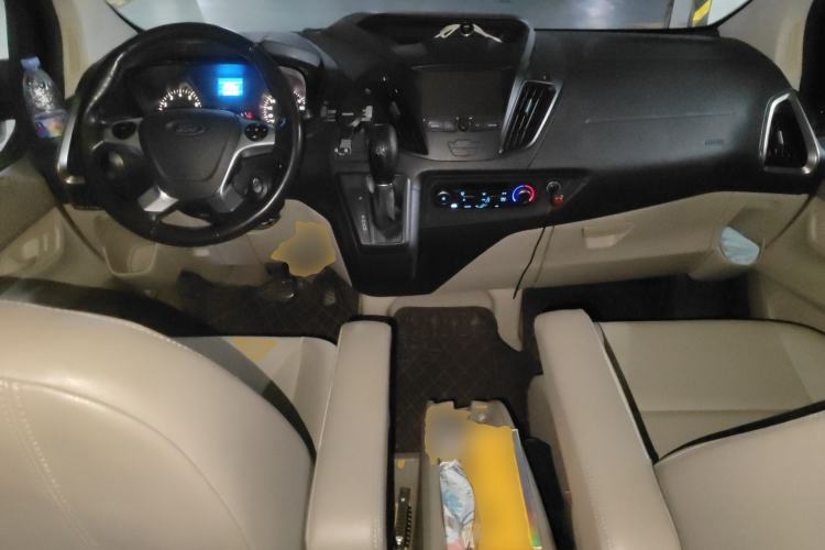 Used Ford Tourneo Custom 2017 2.0T Automatic Elite Edition Center Console