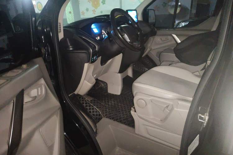 Used Ford Tourneo Custom 2017 2.0T Automatic Elite Edition Driver Seat