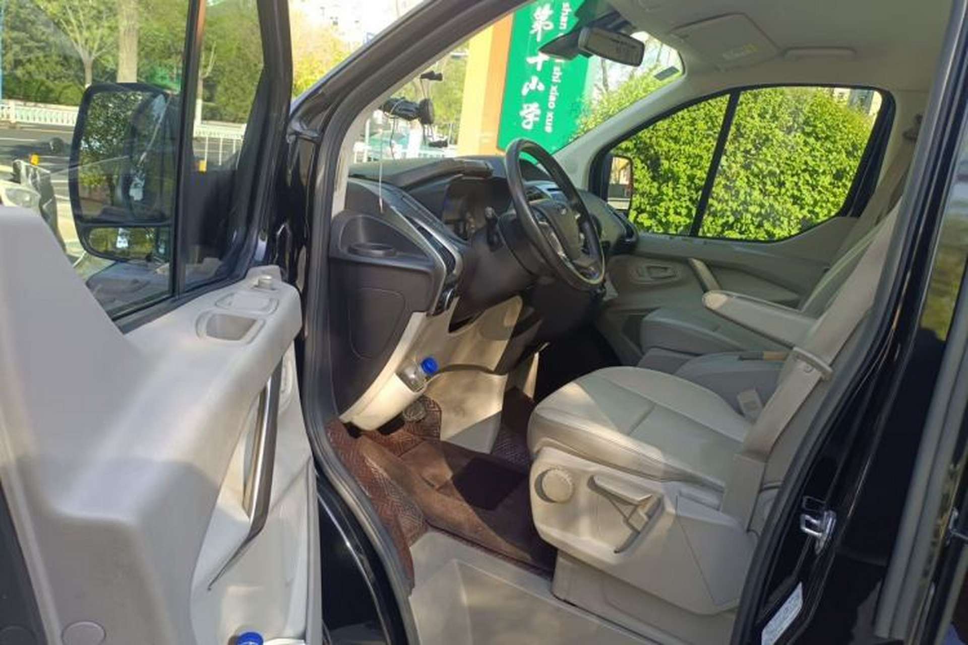 Used Ford Tourneo Custom 2017 2.0T Automatic Elite Version Driver Seat