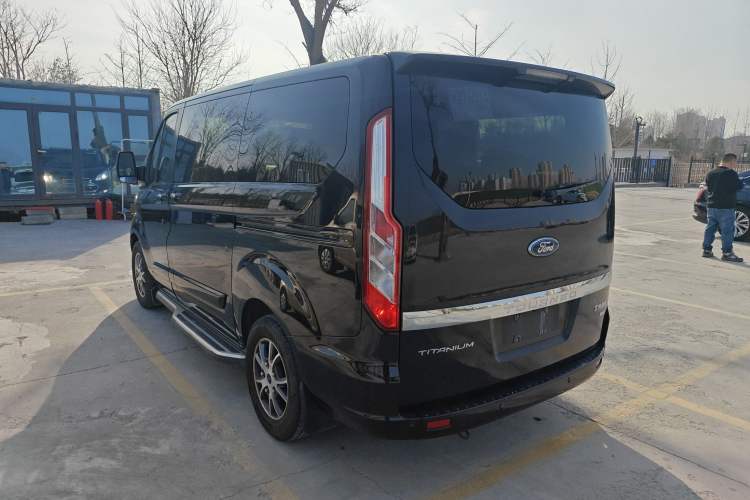 Used Ford Tourneo Custom 2017 2.0T Automatic Elite Version Exterior 2