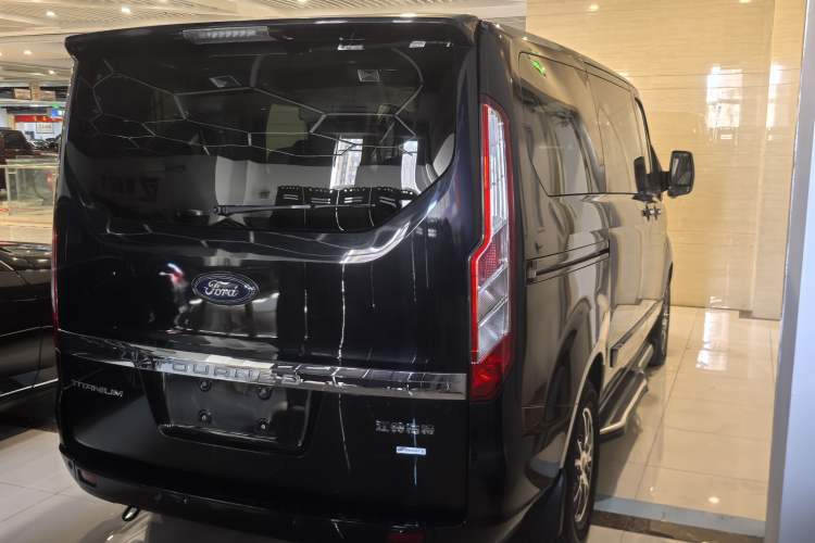 Used Ford Tourneo Custom 2017 2.0T Automatic Elite Version Exterior 4