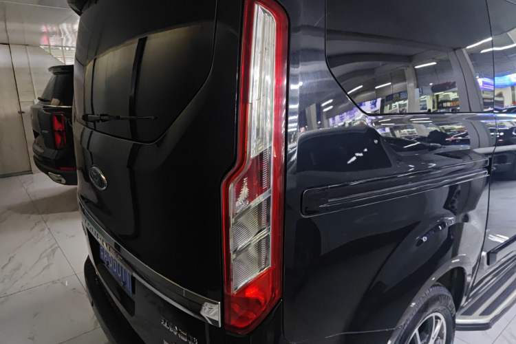 Used Ford Tourneo Custom 2017 2.0T Automatic Business Class Version Exterior 5