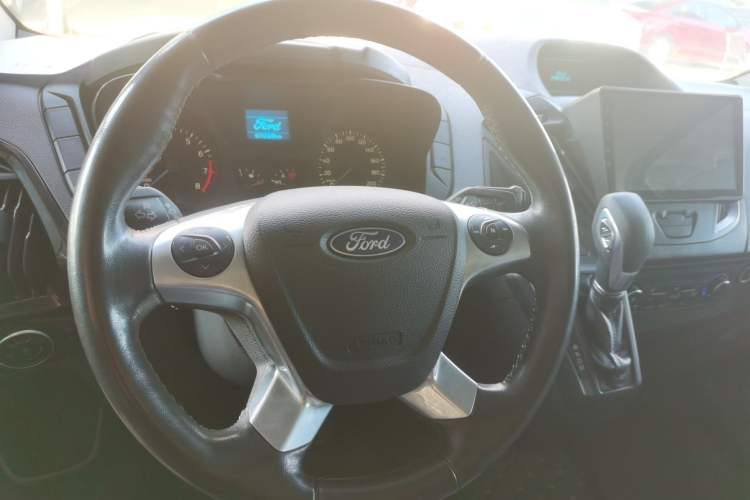 Used Ford Tourneo Custom 2017 2.0T Automatic Elite Edition Exterior 6