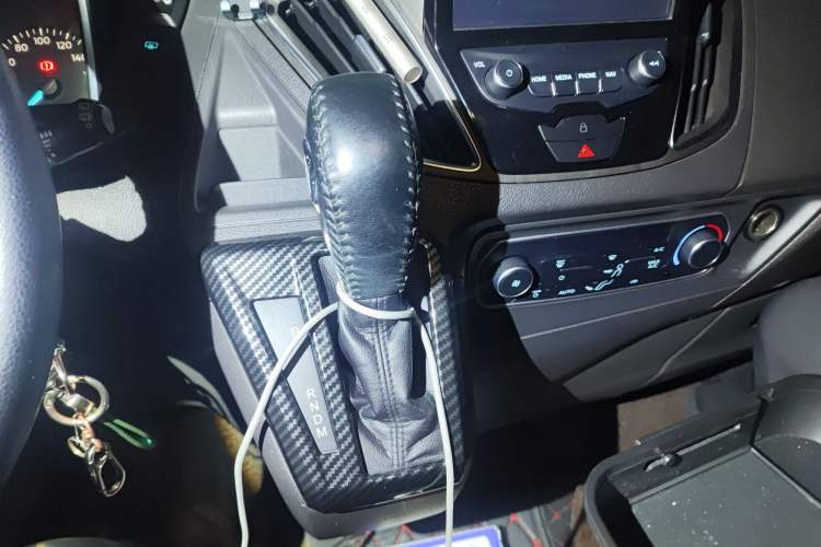 Used Ford Tourneo Custom 2017 2.0T Automatic Elite Version Gear Lever