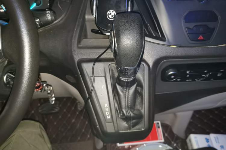 Used Ford Tourneo Custom 2017 2.0T Automatic Elite Edition Gear Lever