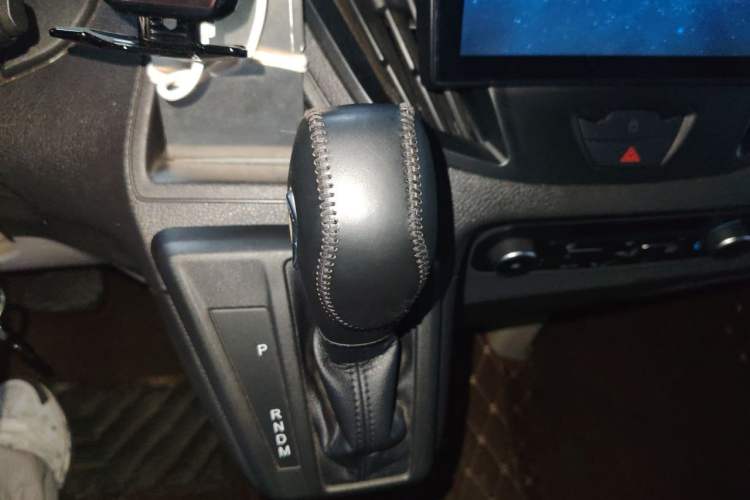Used Ford Tourneo Custom 2017 2.0T Automatic Elite Edition Gear Lever