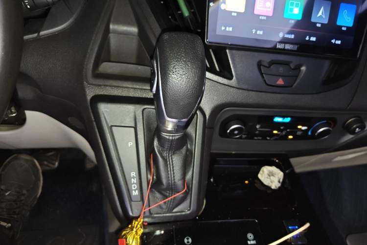 Used Ford Tourneo Custom 2017 2.0T Automatic Elite Edition Gear Lever