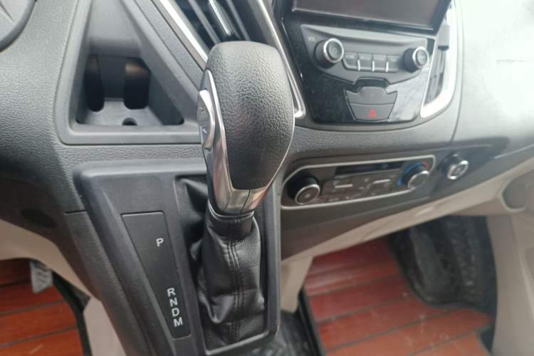 Used Ford Tourneo Custom 2017 2.0T Automatic Elite Version Gear Lever
