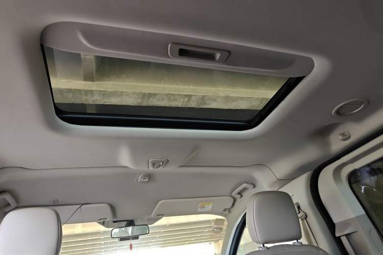 Used Ford Tourneo Custom 2017 2.0T Automatic Elite Version Headliner